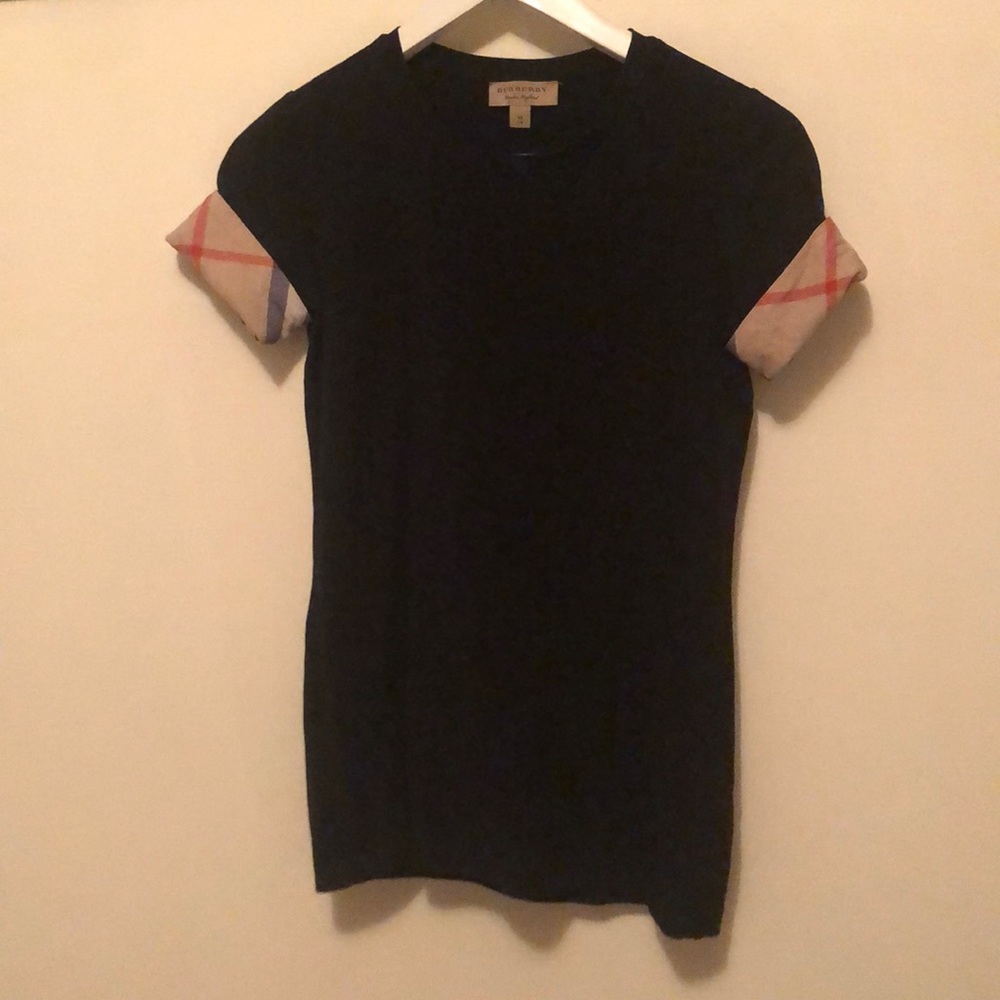 Black Burberry tee XS